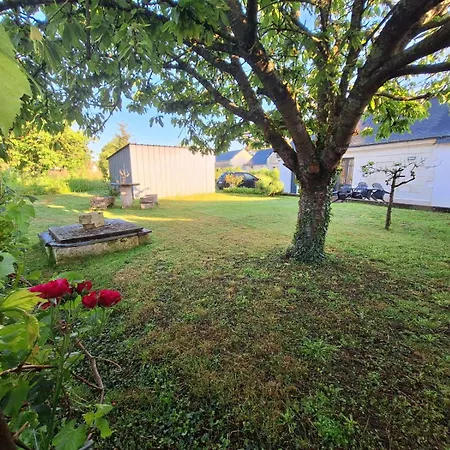 Holiday home Charmante Maison Au Calme Avec Jardin Les Alleuds (Maine-et-Loire)